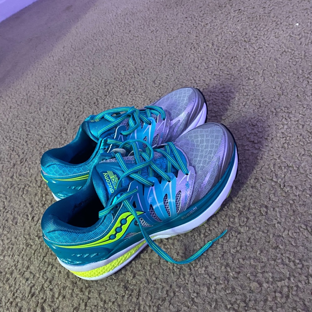 Saucony womens running shoes
